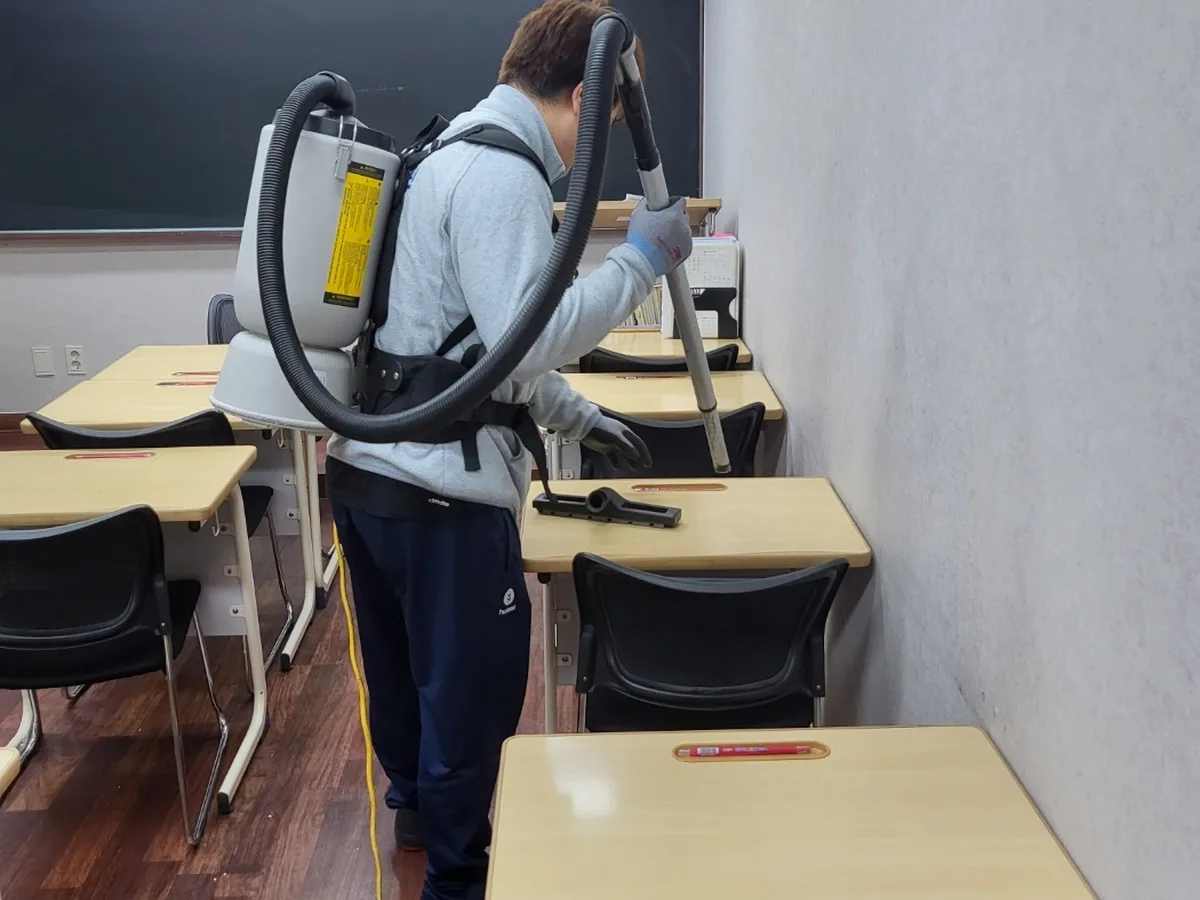 순천시 연향동 학원 좌석·책상 진공 바닥 위생청소 사례 - 행진크린